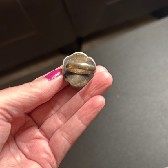 Elegant Silver and Red Stone Ring - Picture 3 of 3